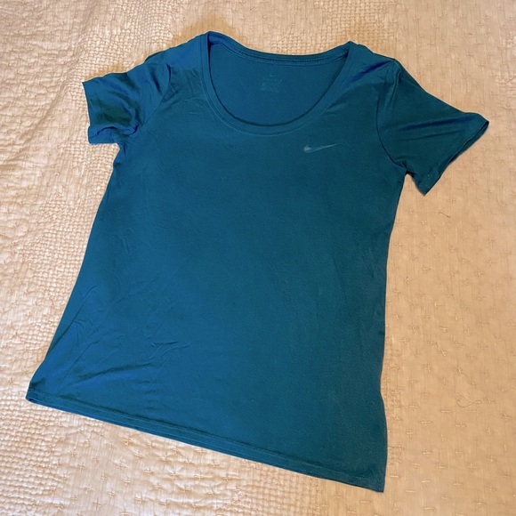 Nike Dri-Fit Scoopneck Active Tee - Picture 1 of 2